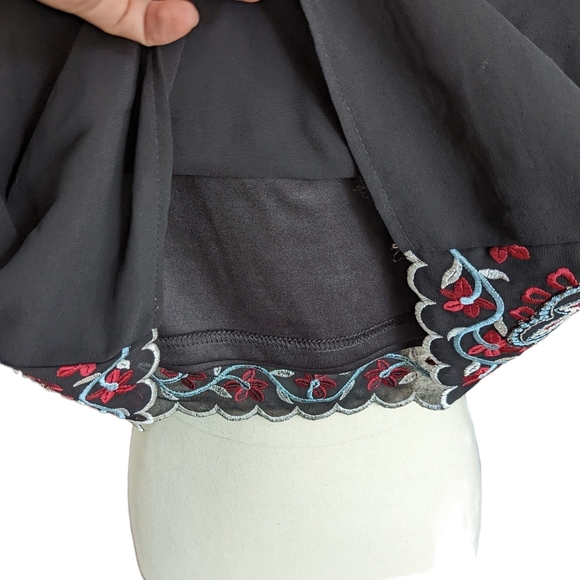 NWT Molly Bracken Embroidered Gypsy Mini Skirt Size XS - Picture 4 of 11